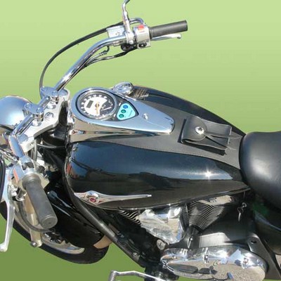 SPAAN Cubredepositos piel KAWASAKI VULCAN VN 900, SUZUKI INTRUDER 800 SPAAN Cubredepositos piel KAWASAKI VULCAN VN 900, SUZUKI INTRUDER 800