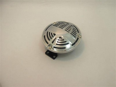 BOCINA CROMADA CLÁSICA UNIVERSAL. 12 V.14cm