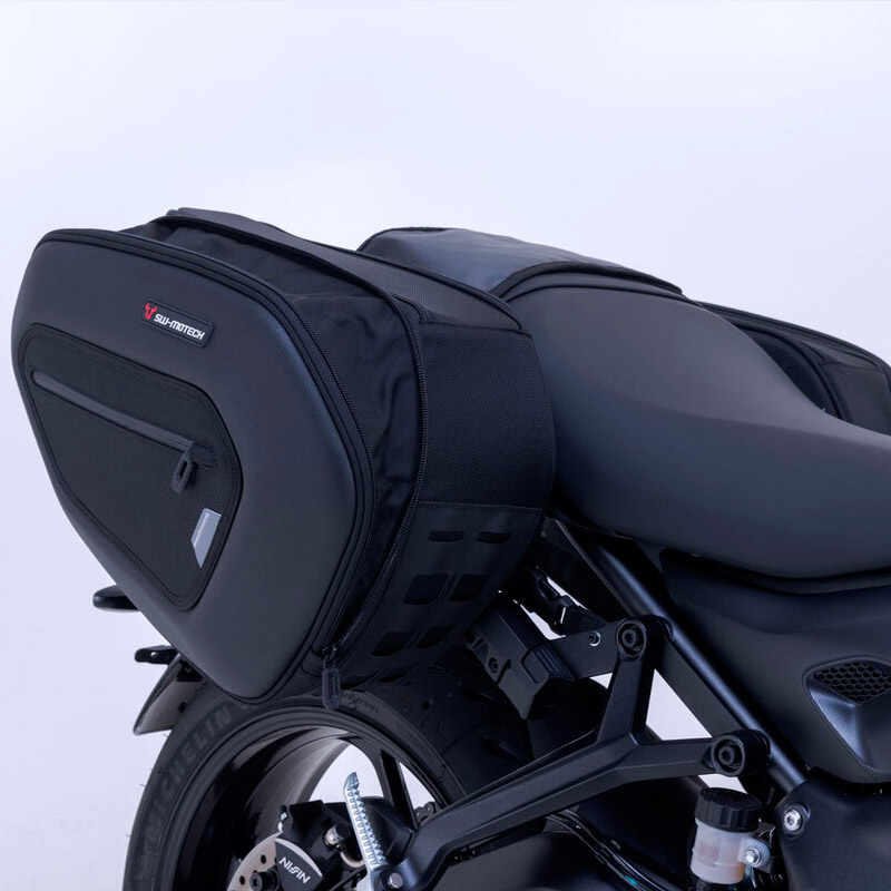 Juego de alforjas Pro BLAZE con soportes Trident 660