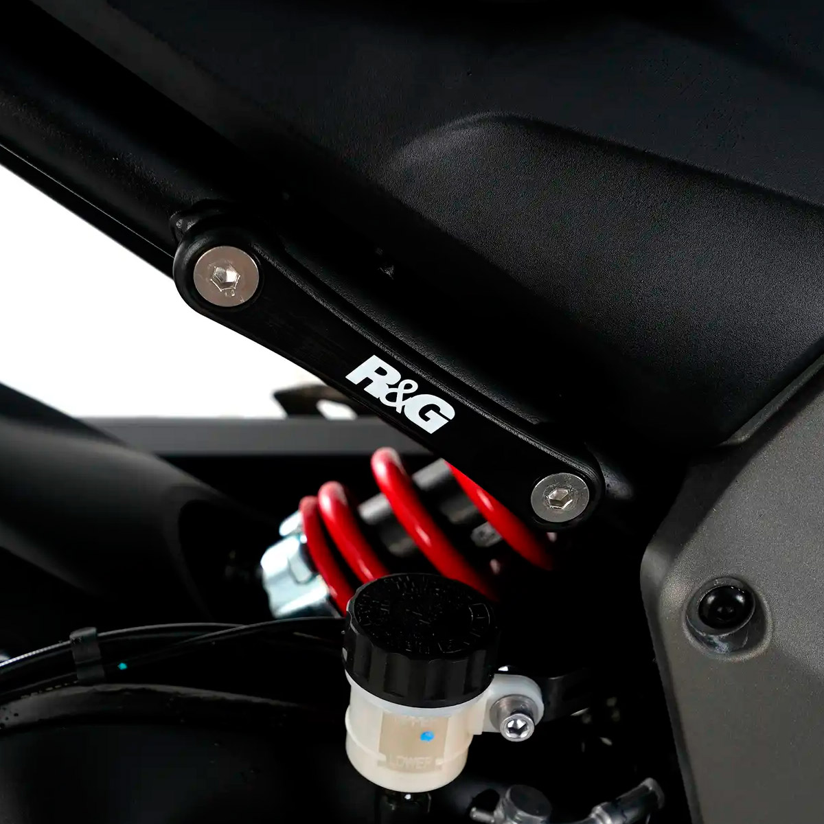 Tapa soporte estribera Bmw s1000xr, Triumph Trident