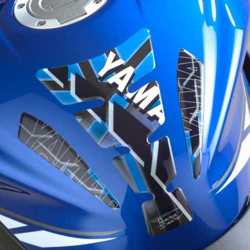 Protector de deposito modelo Wings, adhesivo, universal PUIG. Para moto YAMAHA.