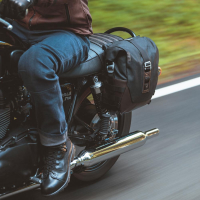 Juego bolsas Legend 9.8l. Fijación con correas Â· 2