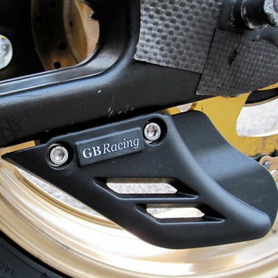 Aleta tiburon GB Racing universal para proteger el pie Â· 2