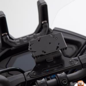 Chassis support GPS FB2130 GIVI à monter derrière la bulle, pour fixer les  S902A et support GPS pour Yamaha Tracer 700 2016 et + - Tech2Roo