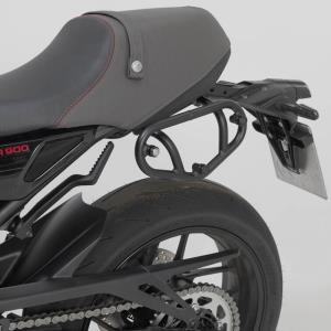 SLC Soporte lateral Yamaha XSR900 22-