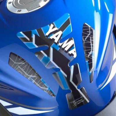 Protector de deposito modelo Wings, adhesivo, universal PUIG. Para moto YAMAHA.