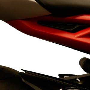Tapa huecos posapies traseros Triumph Street Triple 23+ Â· 3