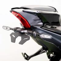 Portamatriculas Yamaha R9 25+ EP Â· 2