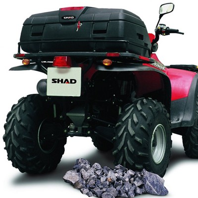 Maleta Shad rigida de quad con capacidad para 2 cascos integrales Â· 2