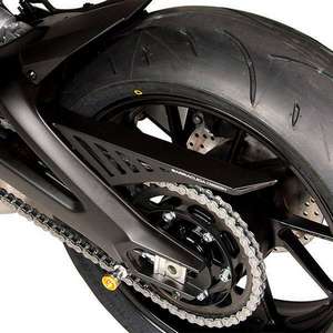 cubre cadena en aluminio negro yamaha mt-09 14-16, mt09 tracer