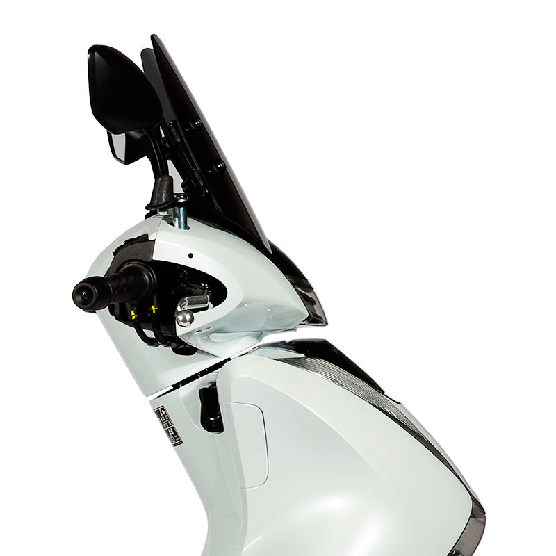 Parabrisas Bajo Ahumado Para Honda SH 125/150 (2017-2019) - Color Ahumado Oscuro, Medidas 455x355mm